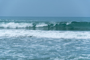 Blick auf das Meer mit Wellen