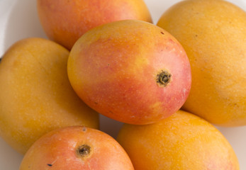 Fototapeta na wymiar Fresh and sweet mangoes 