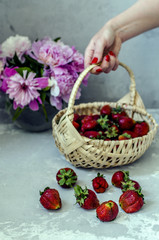 Fototapeta na wymiar Strawberry in a basket