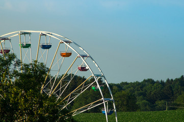 Riesenrad in Bayern auf einem Volksfest