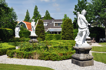Obraz premium Garden sculptures in the landscape design of the garden or the Park.