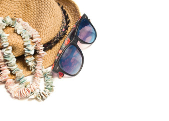 Naklejka premium Hat with sunglasses . Recreation. Summer vacation