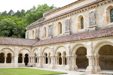 Obraz premium Cloître de l'abbaye de Fontenay