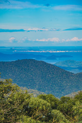 porto de Paranaguá ao longe 