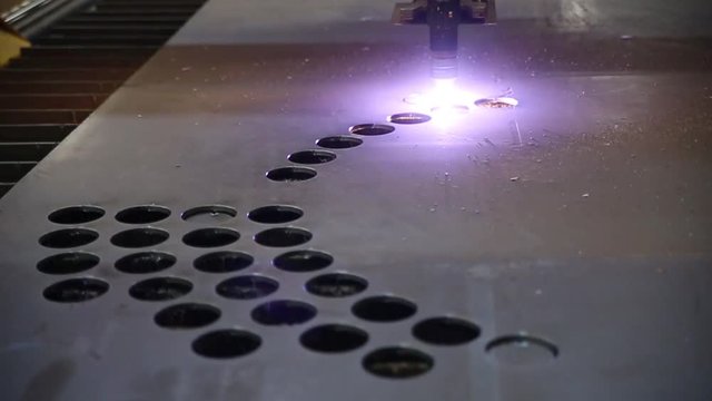 The laser cutting machine controller by CNC program