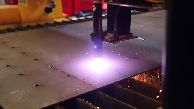 The laser cutting machine controller by CNC program