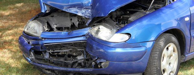 kaputtes blauea Auto Panorama