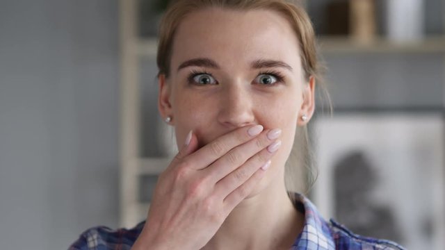 Wondering Woman amazed by Surprise Gift