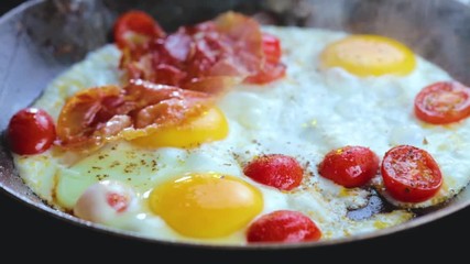 Lecker Kochen (Spiegelei mit Speck)