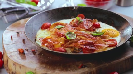 Lecker Kochen (Spiegelei mit Speck)