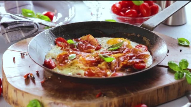 Lecker Kochen (Spiegelei mit Speck)