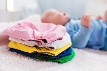 Convenient reusable diapers