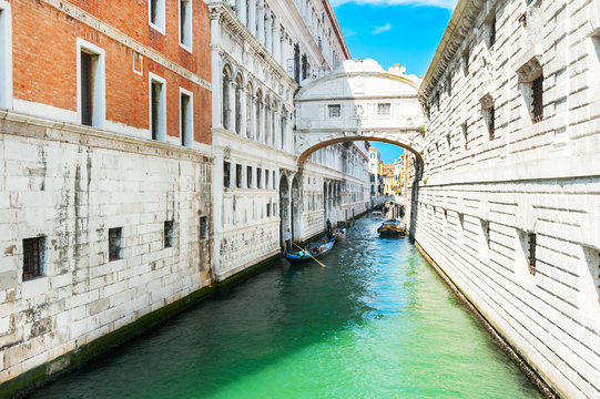 Bridge of Sighs on scenic canal in Venice, Italy