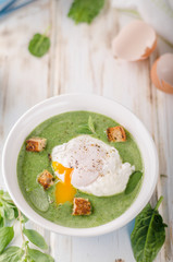 Spinach soup with poached egg