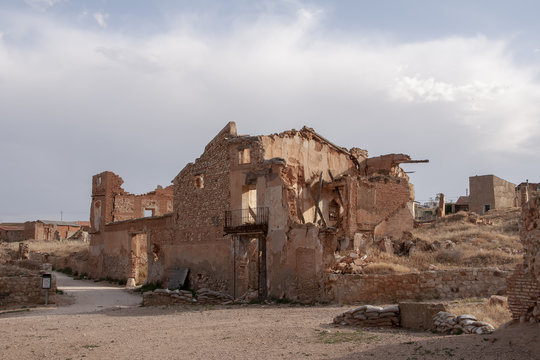 municipio de Belchite destruido por los bombardeos de la guerra civil de España