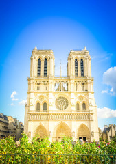 Fototapeta na wymiar facade of Notre Dame cathedral, Paris, France