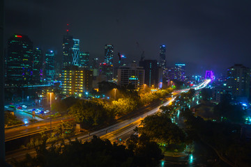 Fototapeta na wymiar Skyline von Brisbane in Australien bei Nacht