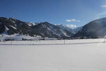 Fototapeta na wymiar Tannheimert Tal im Winter