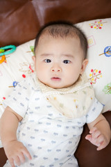 赤ちゃんの顔のアップ