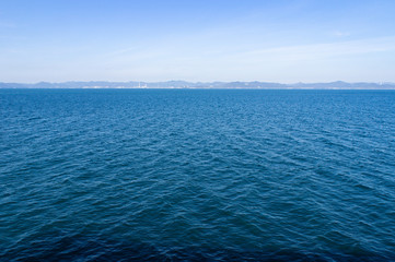 Obraz premium 瀬戸内海を渡る小豆島行きフェリーからの景色