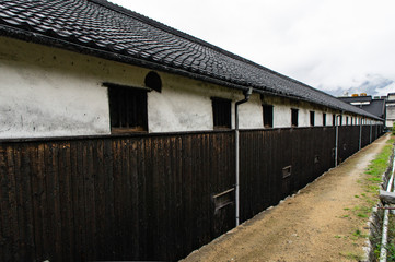 小豆島の元醤油蔵の外壁（香川、日本）