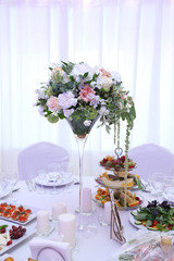 Decor with flowers wedding table