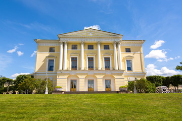 Fototapeta na wymiar Pavlovsk palace, Saint Petersburg, Russia