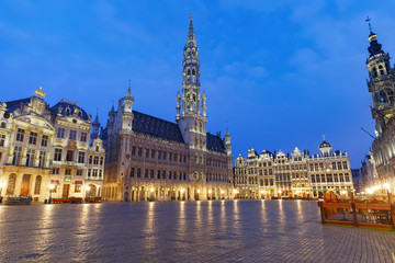 Fototapeta na wymiar Grand Place Square with Brussels City Hall during morning blue hour in Belgium, Brussels