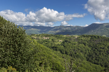 Fototapeta na wymiar Typische Berglandschaft in der Ardeche, Frankreich
