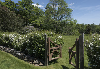 Fototapeta na wymiar Wood garden gateway