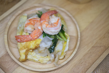Shrimp soak in Rad na fry noodle in gravy
