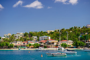 Cruz Bay, St John, United States Virgin Islands avec beaucoup de voiliers