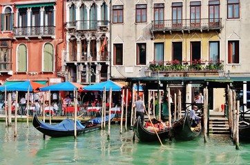 Venedig, Gondeln und Paläste am Canal Grande - obrazy, fototapety, plakaty