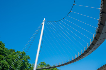 Fußgängerbrücke am Hafen in Sassnitz auf der Insel Rügen