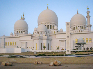 Abu Dhabi Sheik Zayed mosque, Sheikh Zayed Grand Mosque is located in Abu Dhabi, the capital city of the United Arab Emirates. The largest mosque in the country.