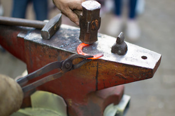 Forging a horseshoe