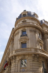 Fototapeta na wymiar Immeuble ancien du quartier de la Plaine Monceau à Paris