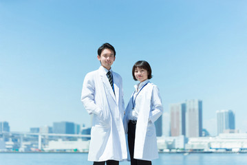 腕組みをする白衣の男性 Wall Mural Wallpaper Murals Chachamal 腕組みをする白衣の男性 Wall Mural Wallpaper Murals Chachamal