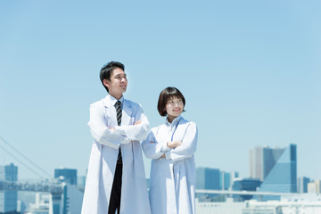 腕組みをする白衣の男性 Wall Mural Wallpaper Murals Chachamal 腕組みをする白衣の男性 Wall Mural Wallpaper Murals Chachamal