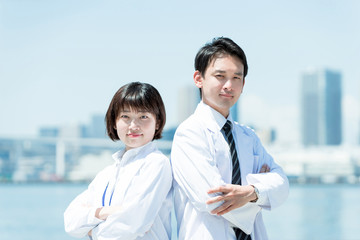 腕組みをする白衣の男性 Wall Mural Wallpaper Murals Chachamal 腕組みをする白衣の男性 Wall Mural Wallpaper Murals Chachamal