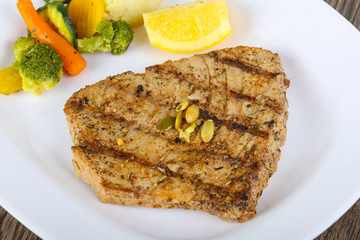 Grilled tuna steak