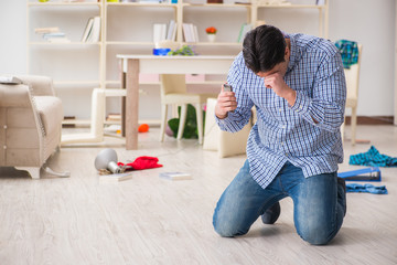 Man found his house after burglary robbed by burglars