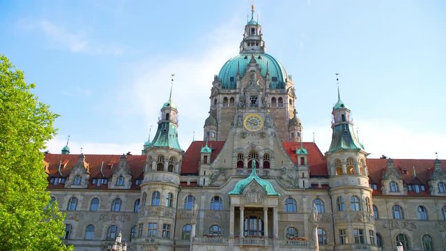 New City Hall of Hannover reflecting in water