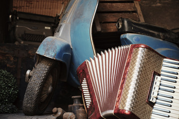 scooter und Ziehharmonika