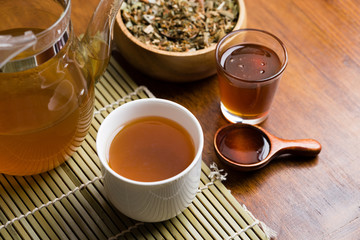 Herbal tea and pure honey