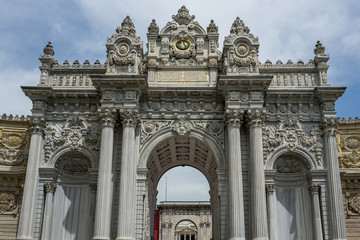 Fototapeta na wymiar The entrance to the Dolmabahce Palace in Istanbul, Turkey.