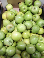 apples in a box