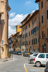 Gasse im Zentrum von Pisa, Toskana, Italien