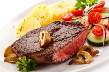 Grilled beef steak and vegetables
