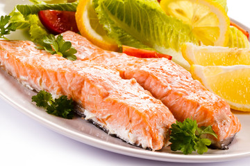 Grilled salmon and vegetables